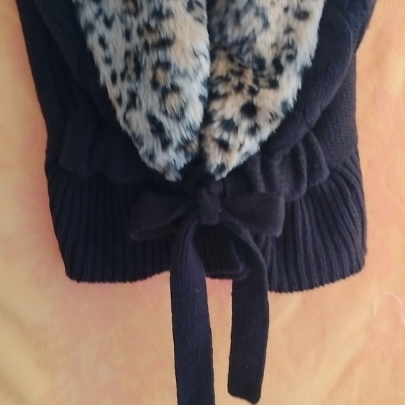 Women's sleeveless faux fur sweatler - Picture 3 of 8